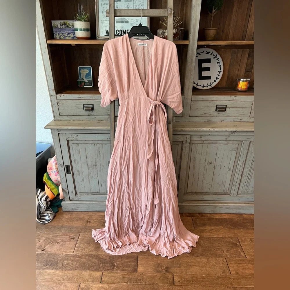 Reformation women’s Winslow dress in blush size small